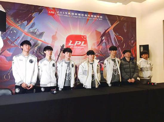 愈演愈烈 愈演愈烈