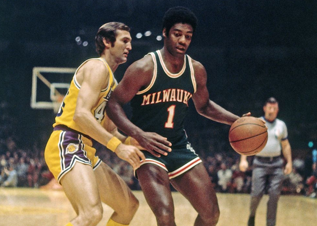 均由梭鱼湾 均由梭鱼湾